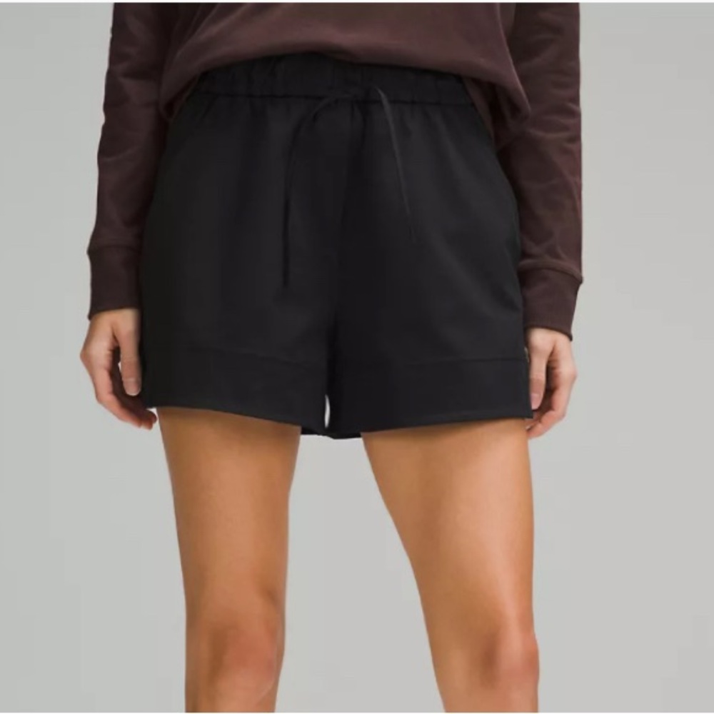 Lululemon Cinchable Waist High-Rise Woven Short 3.5"